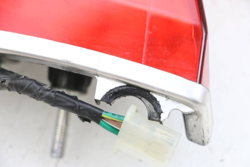 photo de LUZ TRASERA DAELIM VJ ROADWIN FI 125 (2008 - 2017) - Marcados y referencias originales