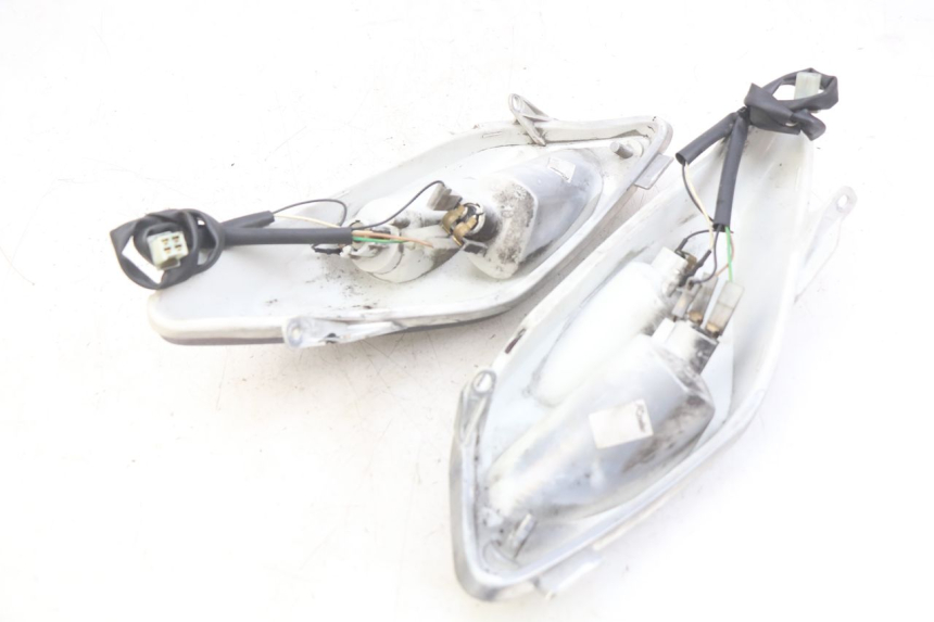 photo de LUZ TRASERA YAMAHA XMAX X-MAX 125 (2006 - 2009) - Recambio usado revisado
