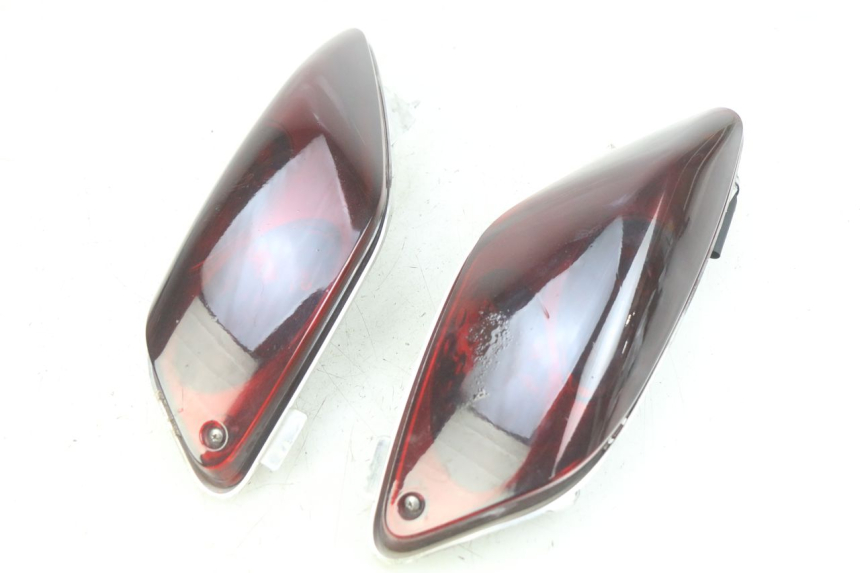photo de LUZ TRASERA YAMAHA XMAX X-MAX 125 (2006 - 2009) - Marcados y referencias originales