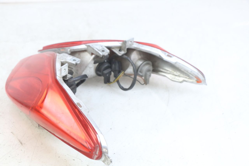 photo de LUZ TRASERA YAMAHA X-MAX XMAX 125 (2010 - 2013) - Primer plano técnico