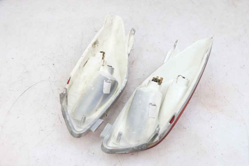 photo de LUZ TRASERA YAMAHA XMAX X-MAX 125 (2006 - 2009) - Vista general del producto
