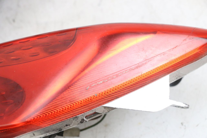 photo de LUZ TRASERA YAMAHA XMAX X-MAX 125 (2006 - 2009) - Vista general del producto