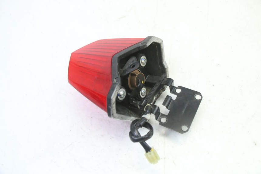 photo de LUZ TRASERA YAMAHA XJ6 ABS 600 (2008 - 2016) - Primer plano técnico