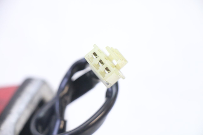 photo de LUZ TRASERA YAMAHA XJ6 ABS 600 (2008 - 2016) - Detalles de los puntos de fijación