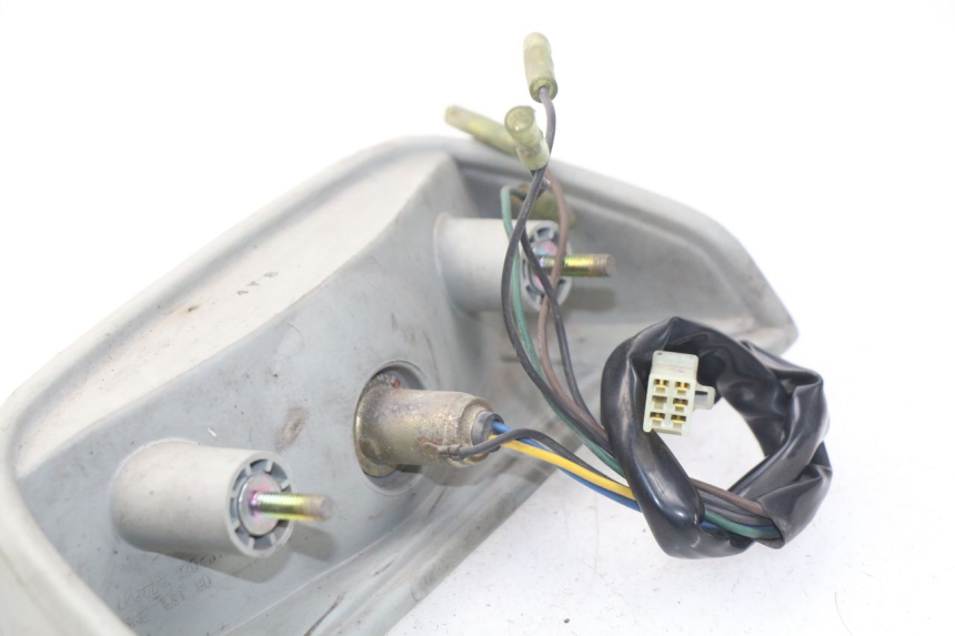 photo de LUZ TRASERA YAMAHA XJ600 XJ DIVERSION 600 (1992 - 1997) - Primer plano técnico