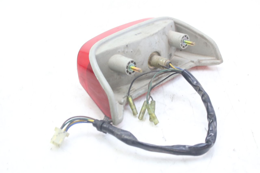 photo de LUZ TRASERA YAMAHA XJN DIVERSION 600 (2000 - 2003) - Primer plano técnico