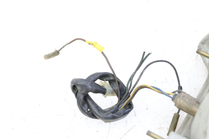 photo de LUZ TRASERA YAMAHA XJN DIVERSION 600 (2000 - 2003) - Estado de la superficie y material