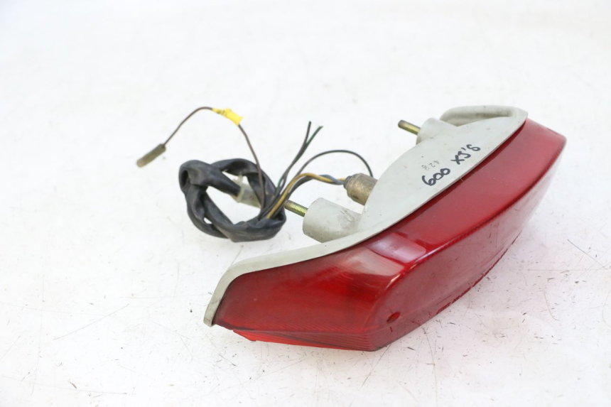 photo de LUZ TRASERA YAMAHA XJN DIVERSION 600 (2000 - 2003) - Recambio usado revisado