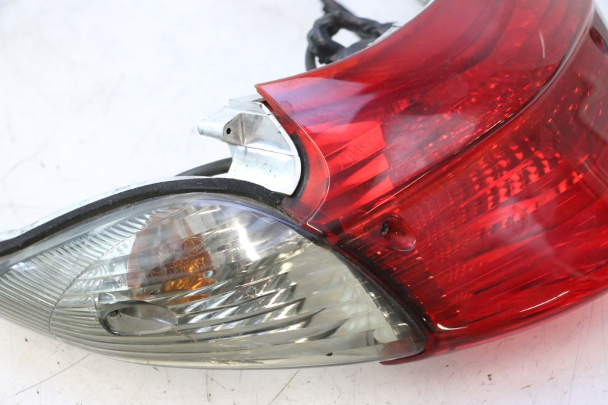 photo de LUZ TRASERA HONDA XLV VARADERO 125 (2007 - 2012) - Características distintivas