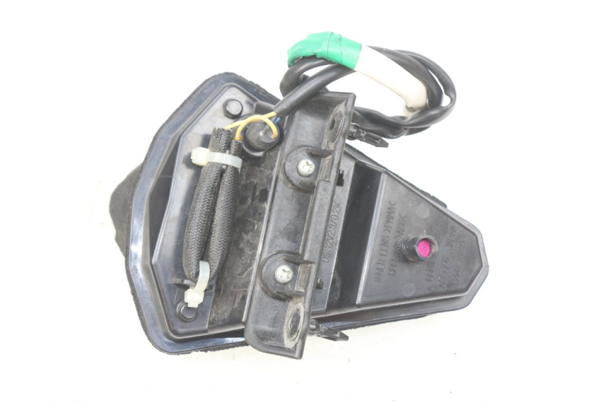 photo de LUZ TRASERA YAMAHA XP T-MAX TMAX ABS 530 (2012 - 2015) - Primer plano técnico