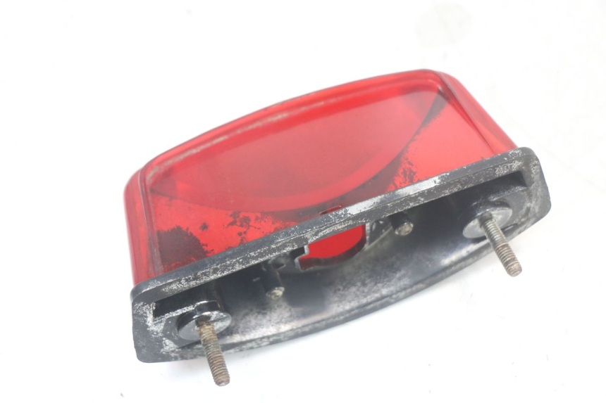 photo de LUZ TRASERA PEUGEOT XP6 50 (1997 - 2003) - Primer plano técnico