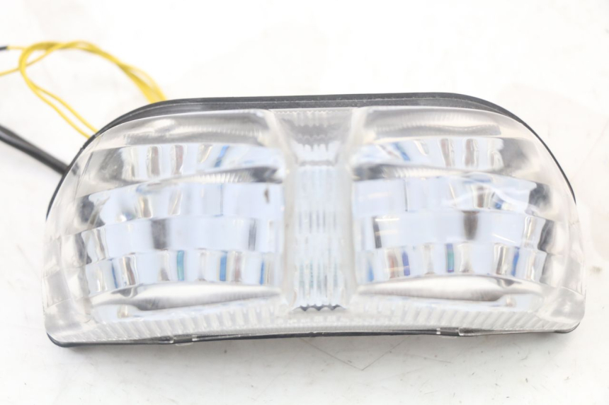 photo de LUZ TRASERA YAMAHA FZ1 FAZER 1000 (2007 - 2009) - Otra perspectiva