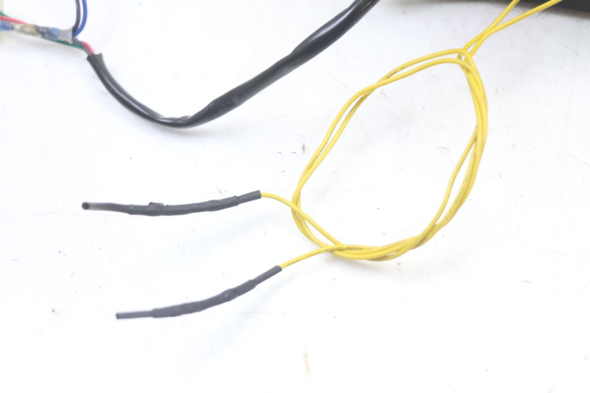 photo de LUZ TRASERA YAMAHA FZ1 FAZER 1000 (2007 - 2009) - Marcados y referencias originales