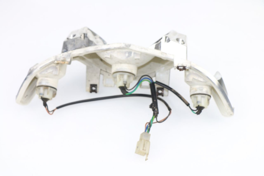photo de LUZ TRASERA YAMAHA NEOS NEO'S 4T 50 (2008 - 2016) - Detalles de los puntos de fijación