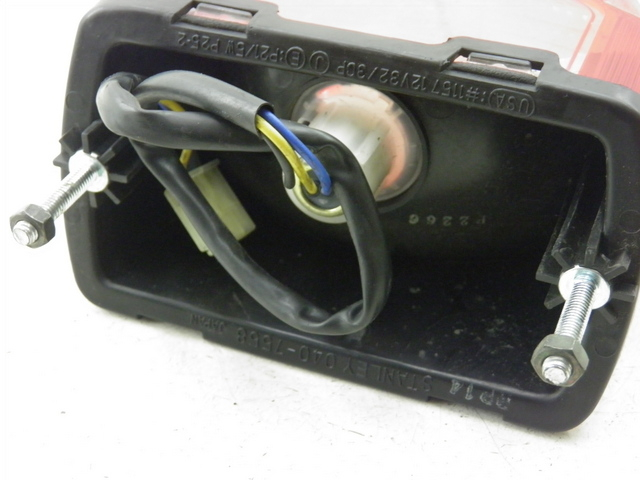 photo de LUZ TRASERA YAMAHA TDM 900 (2004 - 2006) - Detalle de la pieza