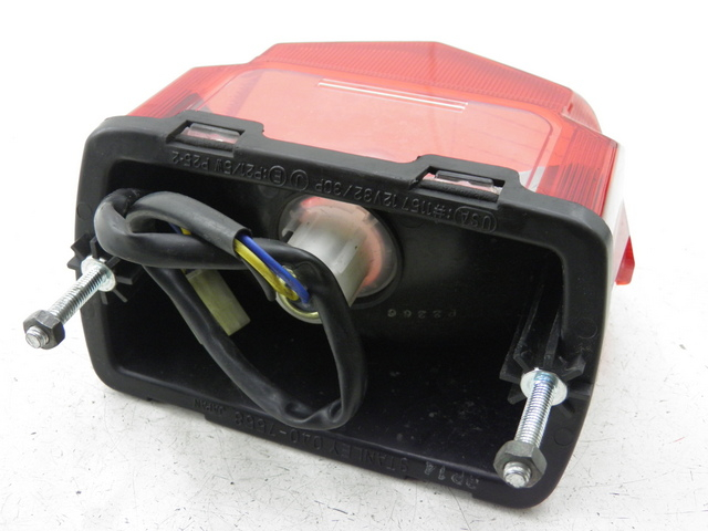 photo de LUZ TRASERA YAMAHA TDM 900 (2004 - 2006) - Detalles de los puntos de fijación