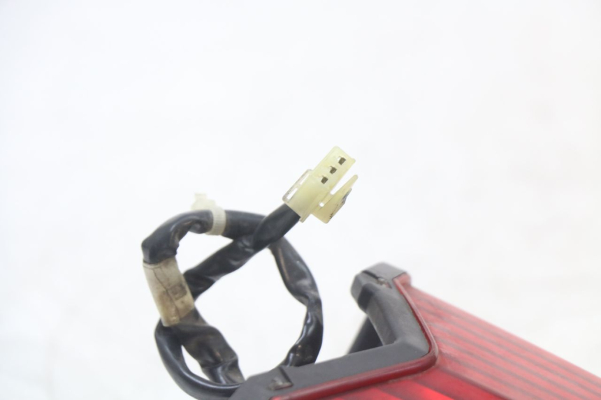 photo de LUZ TRASERA YAMAHA XJ6 ABS 600 (2008 - 2016) - Estado de la superficie y material