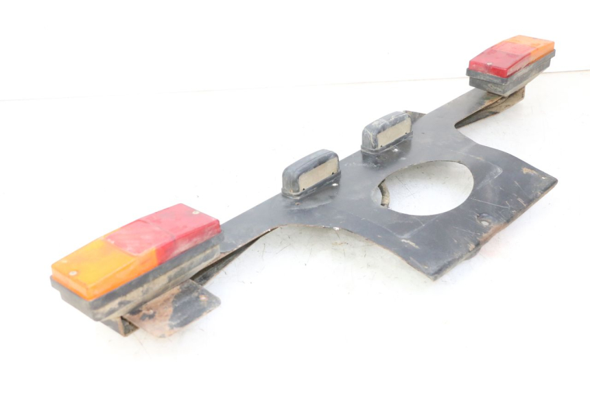 photo de LUZ TRASERA YAMAHA YFM GRIZZLY 550 (2008 - 2015) - Zoom sobre los componentes