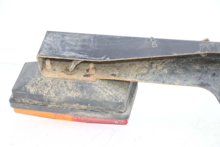 photo de LUZ TRASERA YAMAHA YFM GRIZZLY 550 (2008 - 2015) - Detalles de los puntos de fijación