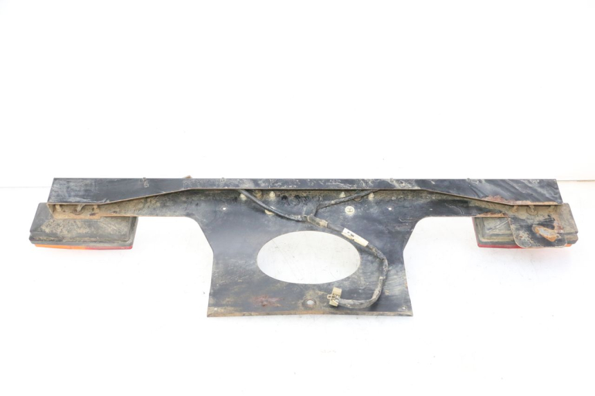 photo de LUZ TRASERA YAMAHA YFM GRIZZLY 550 (2008 - 2015) - Estado de la superficie y material