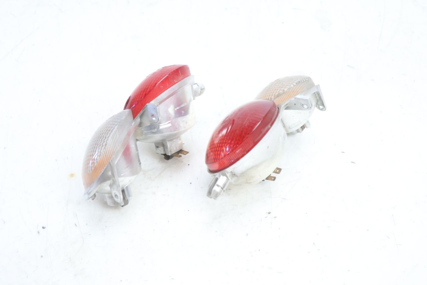photo de LUZ TRASERA YAMAHA YP MAJESTY 125 (2007 - 2010) - Primer plano técnico