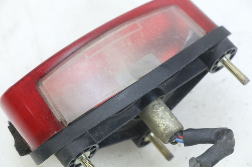 photo de LUZ TRASERA YAMAHA YZF R THUNDERCAT 600 (1996 - 2003) - Detalles de los puntos de fijación