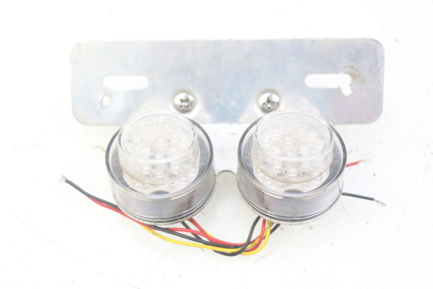 photo de LUZ TRASERA KAWASAKI ZEPHYR 1100 ( - 1995) - Primer plano técnico