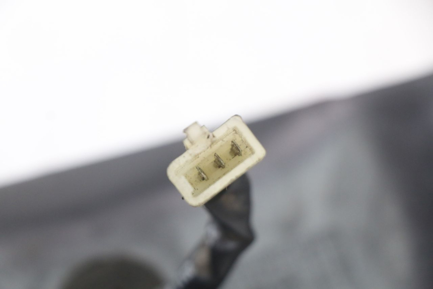 photo de LUZ TRASERA PIAGGIO ZIP 2T 50 (2009 - 2019) - Detalles de los puntos de fijación