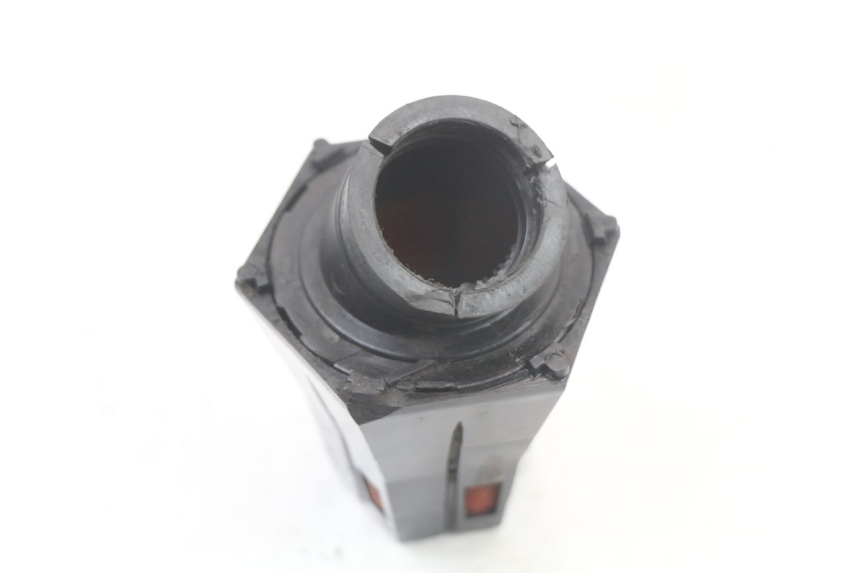 photo de FILTRO AIRE PEUGEOT KISBEE 2T 50 (2010 - 2017) - Detalles de los puntos de fijación