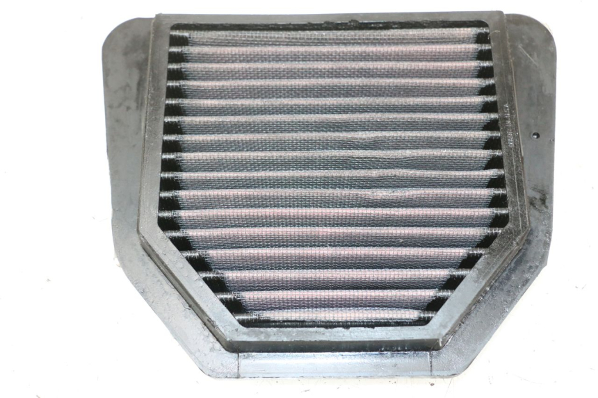 photo de FILTRO AIRE YAMAHA FZ1 FAZER 1000 (2007 - 2009) - Primer plano técnico