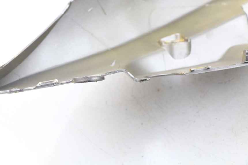 photo de FLANCO TRASERO DERECHO KYMCO AGILITY 4T 50 (2005 - 2018) - Detalles de los puntos de fijación