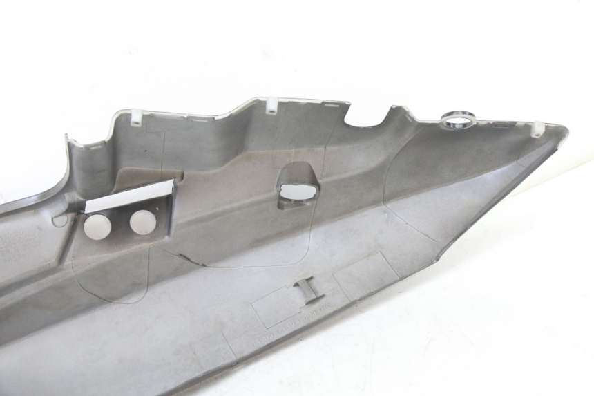 photo de FLANCO TRASERO DERECHO KYMCO AGILITY 4T 50 (2005 - 2018) - Estado de la superficie y material