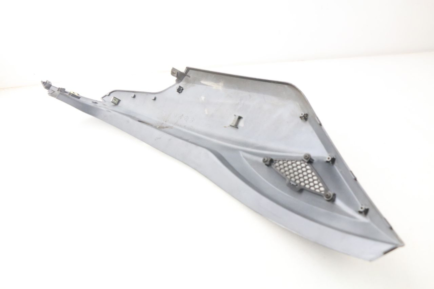 photo de CARENADO TRASERO DERECHA KYMCO AGILITY CITY 2T 50 (2008 - 2016) - Primer plano técnico