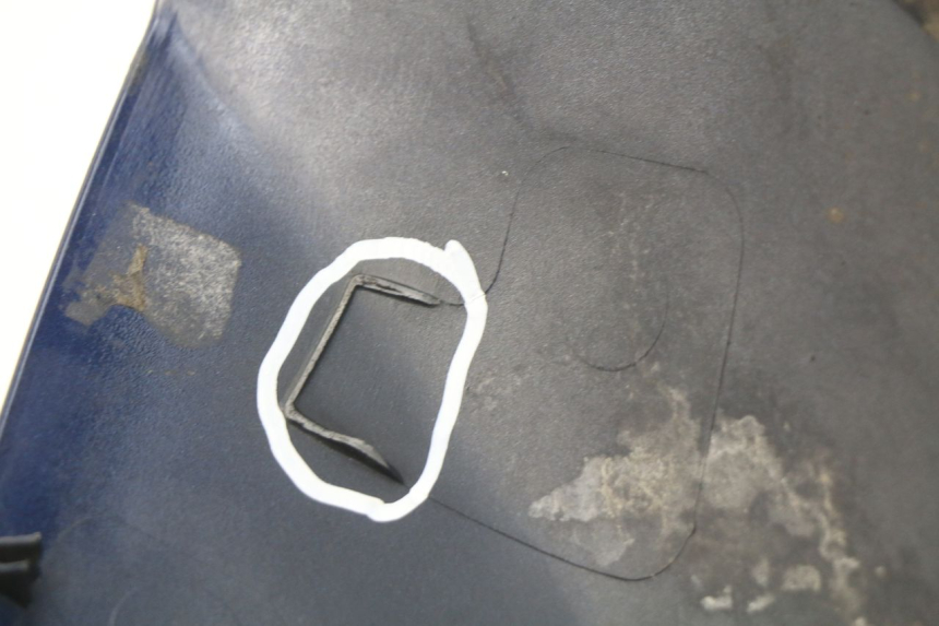 photo de CARENADO TRASERO DERECHA APRILIA ATLANTIC 125 (2003 - 2009) - Primer plano técnico