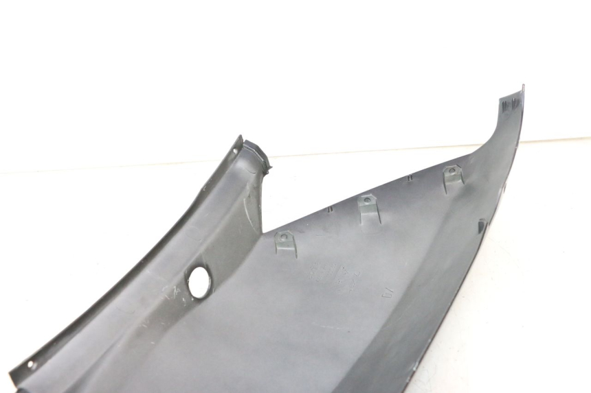 photo de CARENADO TRASERO DERECHA APRILIA ATLANTIC S 125 (2010 - 2013) - Primer plano de alta resolución