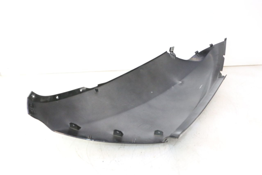 photo de CARENADO TRASERO DERECHA APRILIA ATLANTIC S 125 (2010 - 2013) - Enfoque en la estructura