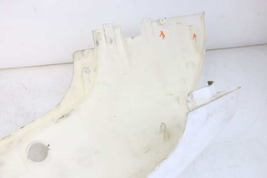 photo de FLANCO TRASERO DERECHO JONWAY AZTRAL 125 (2008 - 2017) - Primer plano técnico