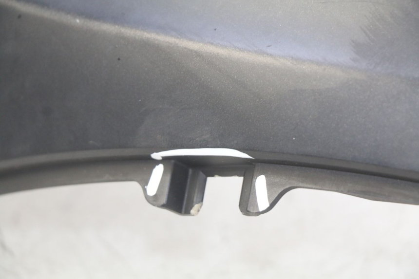 photo de FLANCO TRASERO DERECHO PIAGGIO BEVERLY 125 (2010 - 2015) - Detalles de los puntos de fijación