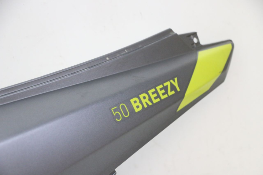 photo de CARENADO TRASERO DERECHA MOTRON BREEZY 4T 50 (2021 - 2025) - Características distintivas