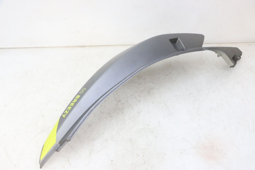 photo de CARENADO TRASERO DERECHA MOTRON BREEZY 4T 50 (2021 - 2025) - Detalles de los puntos de fijación