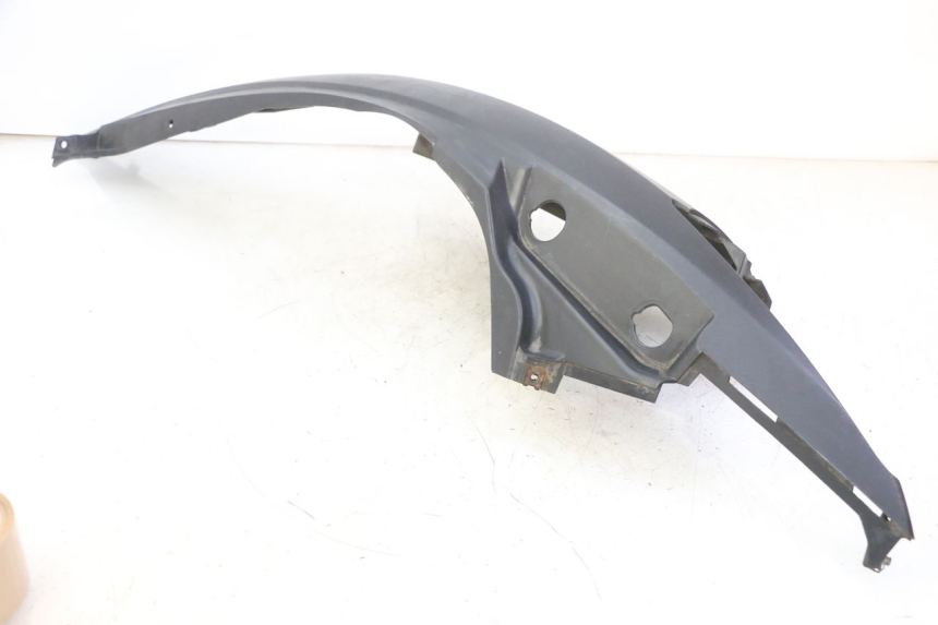 photo de CARENADO TRASERO DERECHA SUZUKI BURGMAN 125 (2007 - 2014) - Primer plano de alta resolución