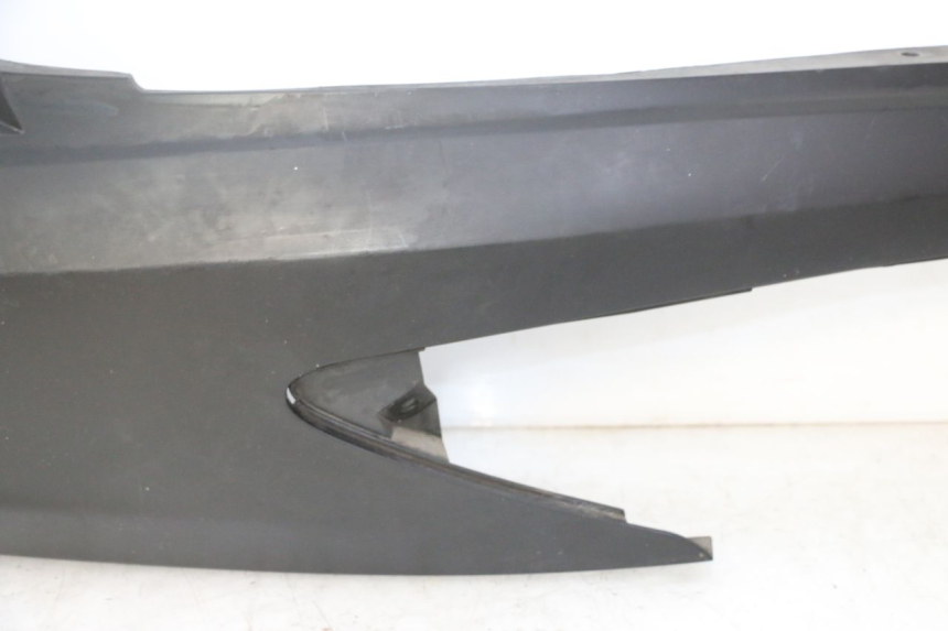 photo de CARENADO TRASERO DERECHA SUZUKI BURGMAN 125 (2007 - 2014) - Inspección visual detallada