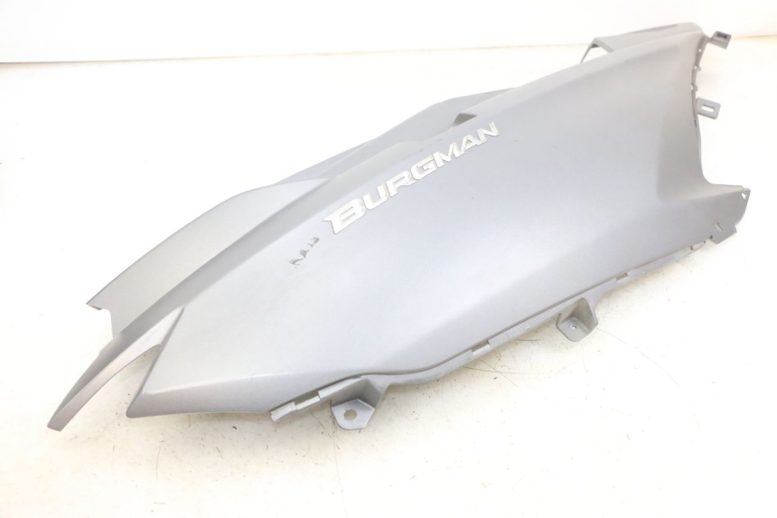 photo de CARENADO TRASERO DERECHA SUZUKI BURGMAN 650 (2013 - 2020) - Estado de la superficie y material