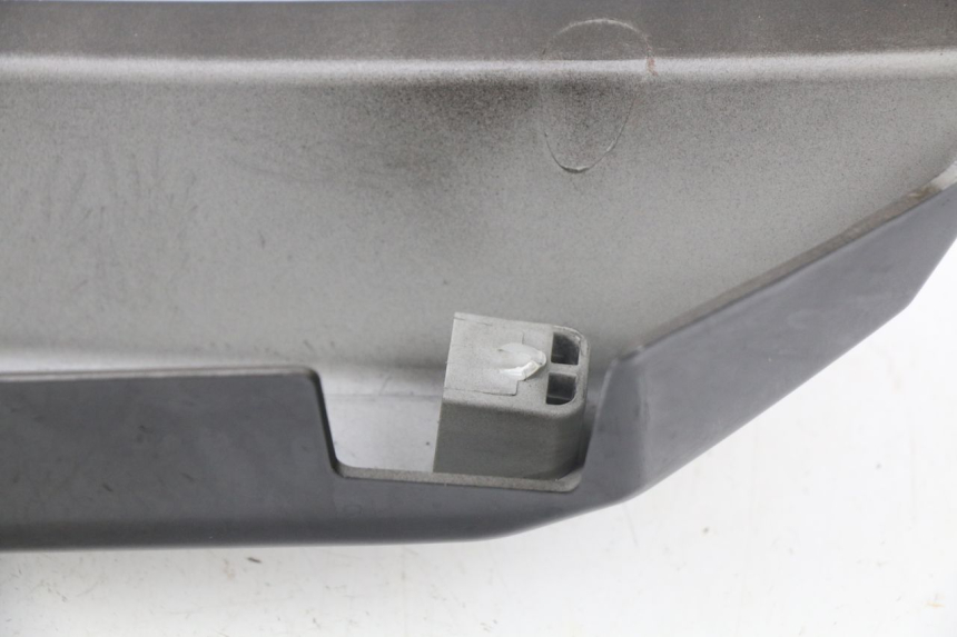 photo de FLANCO TRASERO DERECHO YAMAHA BW'S BWS 125 (2010 - 2013) - Primer plano técnico