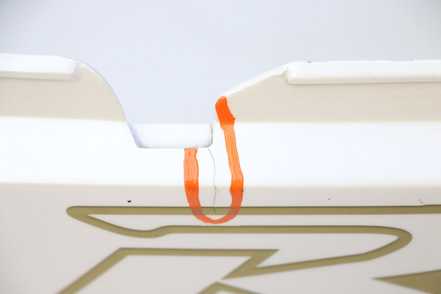 photo de FLANCO TRASERO DERECHO HONDA CBR RR FIREBLADE 900 (1992 - 1994) - Detalle de la pieza