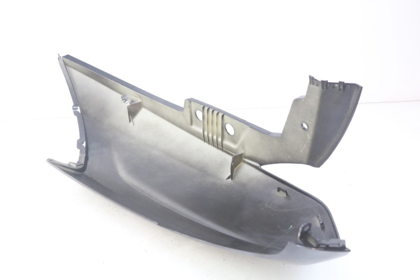 photo de FLANCO TRASERO DERECHO PEUGEOT CITYSTAR 125 (2011 - 2017) - Detalle de la pieza