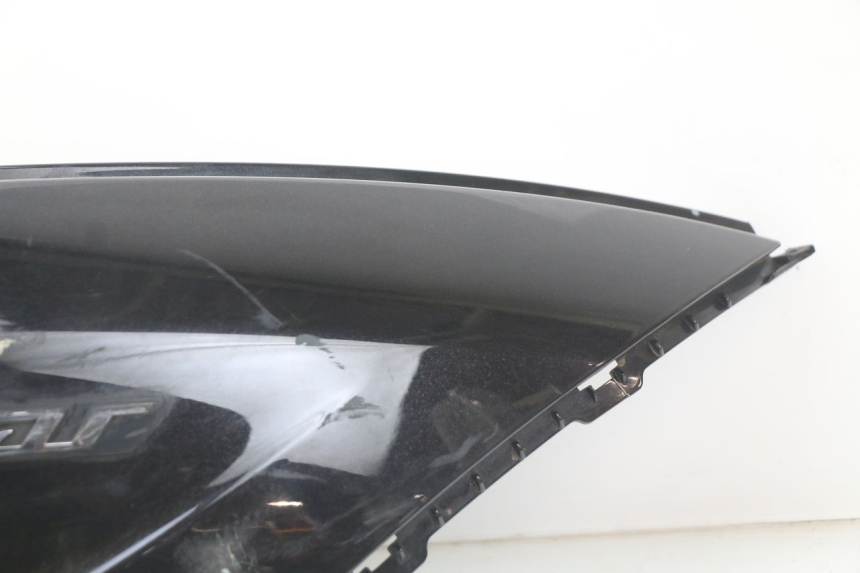 photo de FLANCO TRASERO DERECHO PEUGEOT CITYSTAR 125 (2011 - 2017) - Zoom sobre los componentes