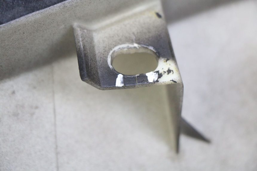 photo de FLANCO TRASERO DERECHO PEUGEOT CITYSTAR 125 (2011 - 2017) - Otra perspectiva