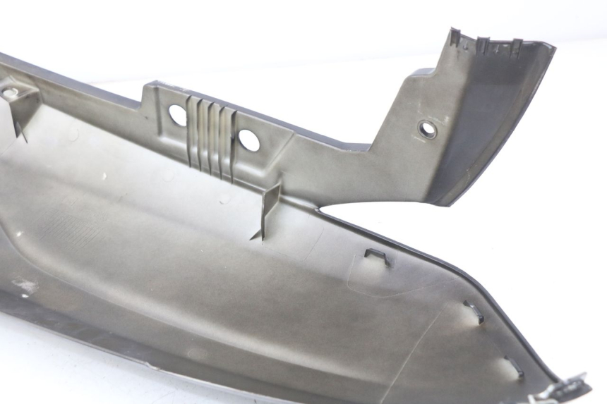 photo de FLANCO TRASERO DERECHO PEUGEOT CITYSTAR 50 (2013 - 2017) - Primer plano técnico