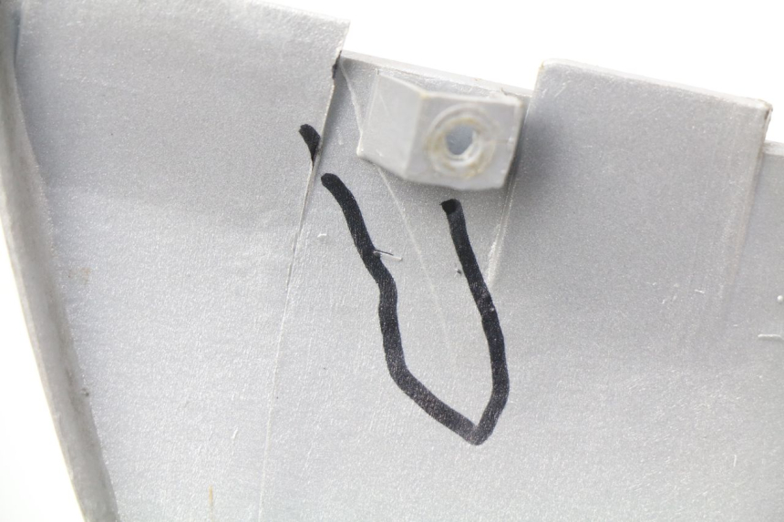 photo de CARENADO TRASERO DERECHA SYM DD 50 (2005 - 2011) - Detalles de los puntos de fijación